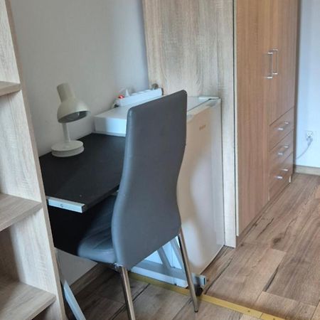 Hostel Tulip - Pokoj Nr 8 Ze Wspolna Lazienka I Kuchnia Щецин Екстер'єр фото